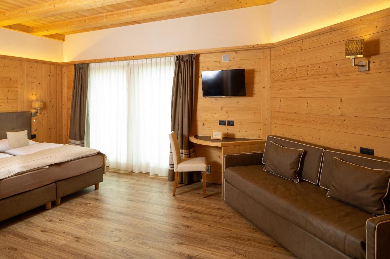 B&B Ecohotel Chalet Des Alpes Livigno Exterior foto