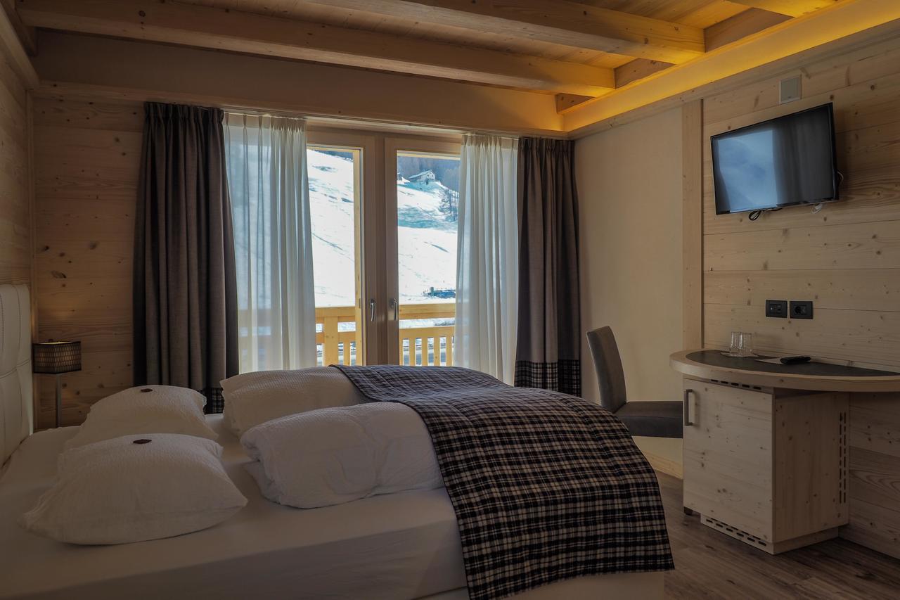 B&B Ecohotel Chalet Des Alpes Livigno Exterior foto