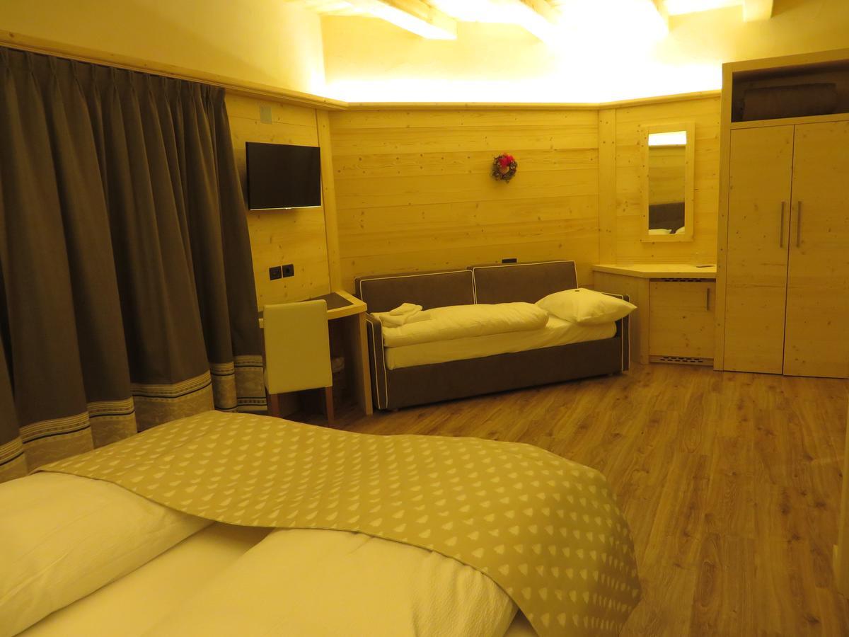 B&B Ecohotel Chalet Des Alpes Livigno Exterior foto