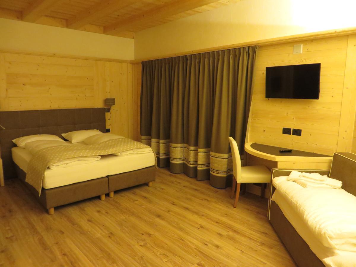 B&B Ecohotel Chalet Des Alpes Livigno Exterior foto