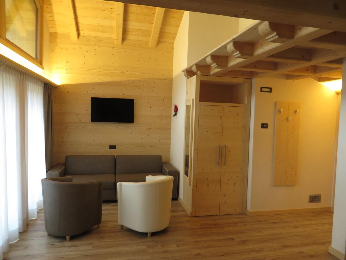 B&B Ecohotel Chalet Des Alpes Livigno Exterior foto