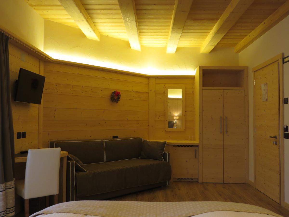 B&B Ecohotel Chalet Des Alpes Livigno Exterior foto